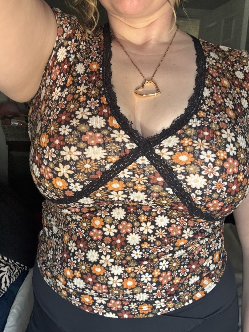 Floral Lace Trim Fitted Tee in Brown & Orange